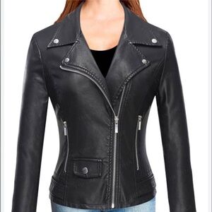 TANMING BLACK with SILVER HARDWARE VEGAN LEATHER MOTO JACKET SIZE MEDIUM